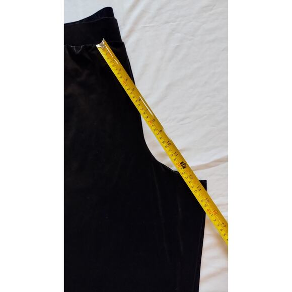 Torrid Black velvet culotte pants Size 2 - Picture 11 of 12